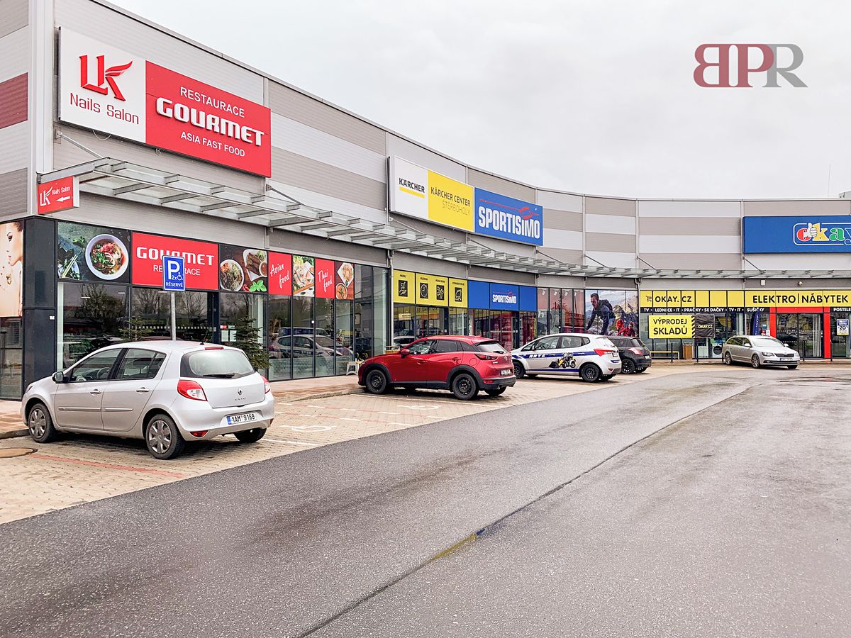Obchody a služby v okolí