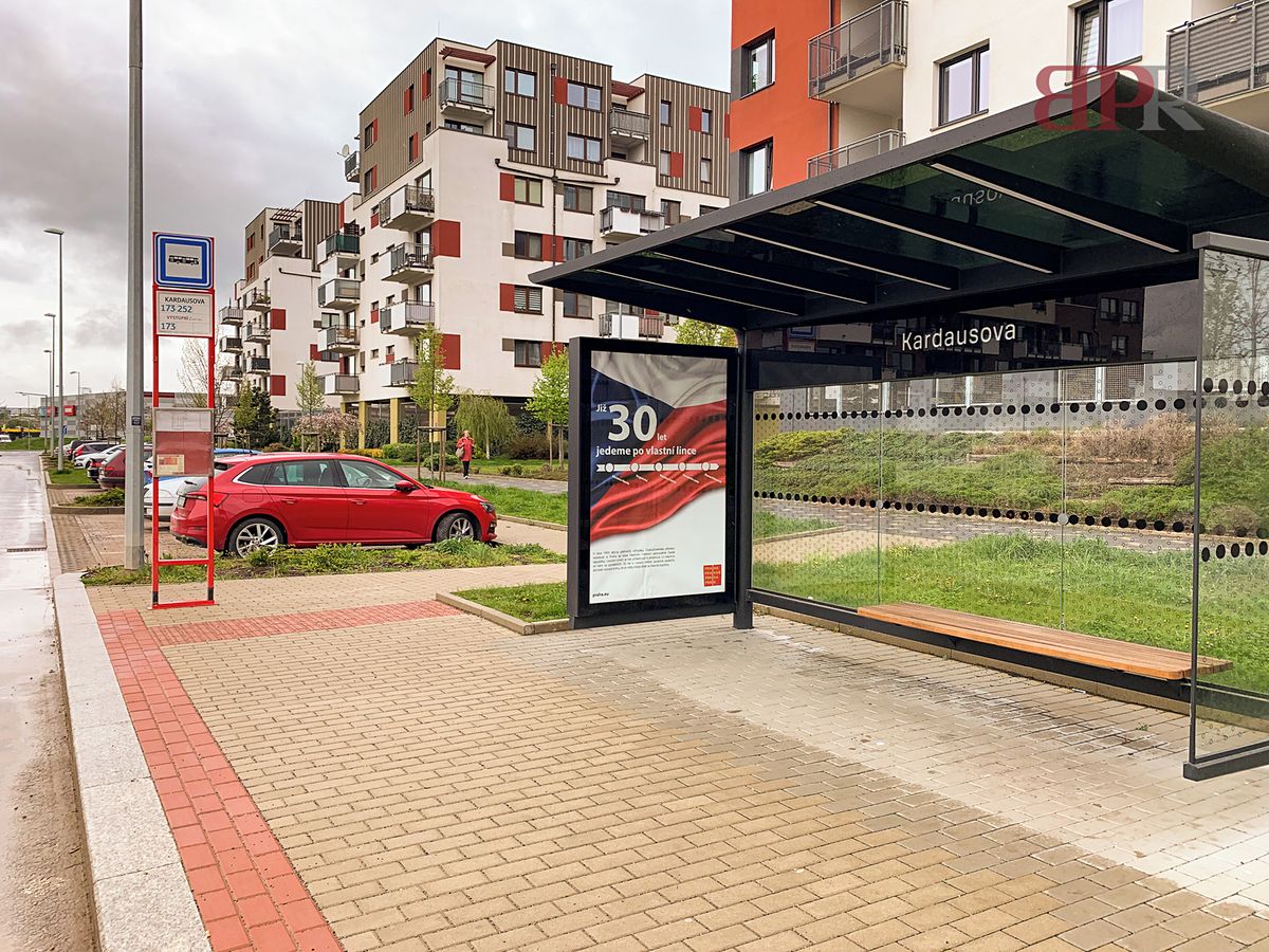 Zastávka MHD Kardausova – spojení na metro A