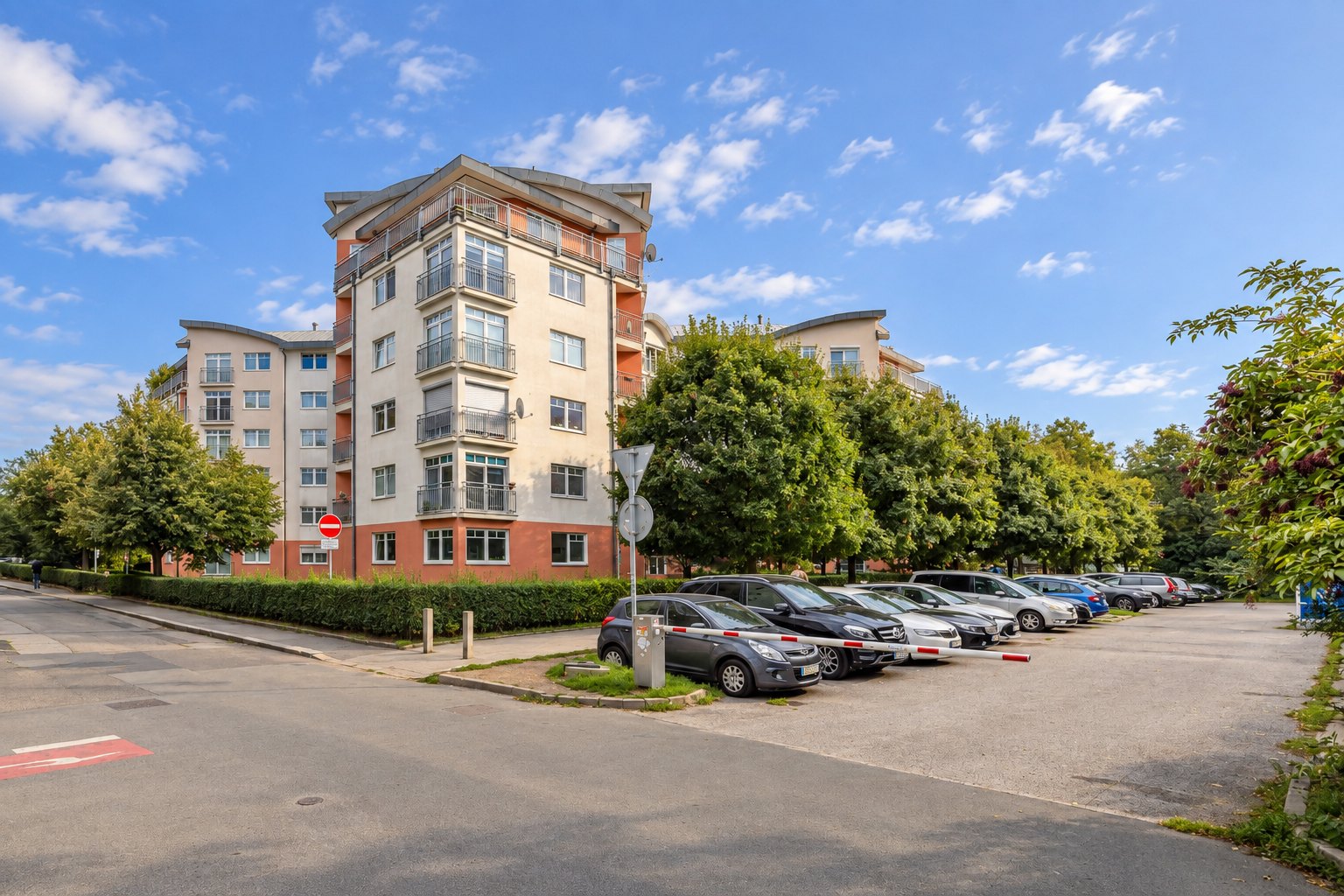 Bytový dům Přípotoční, Praha 10 – Vršovice, pohled z ulice
